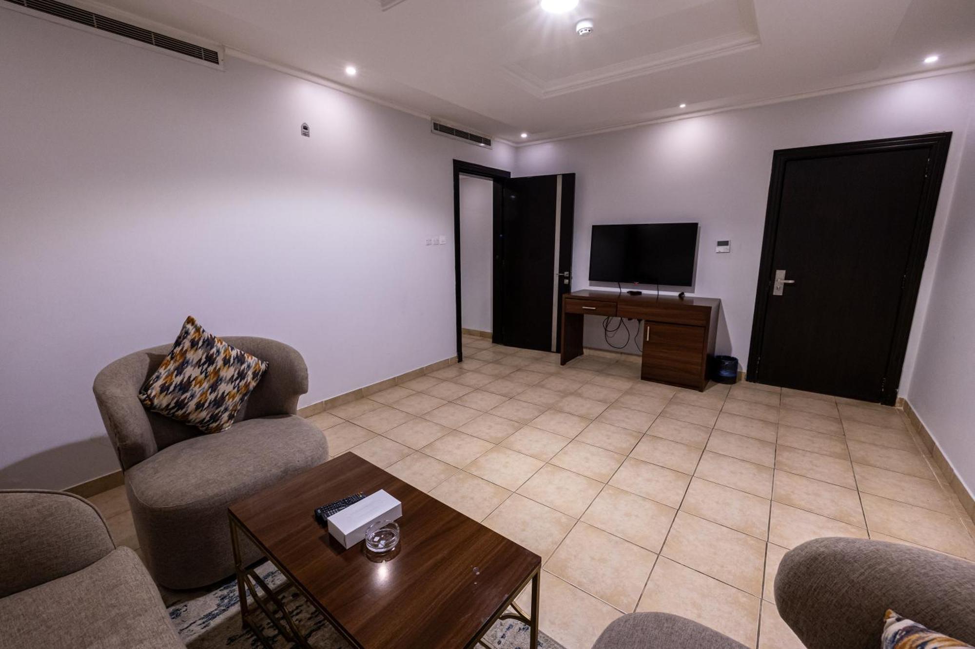 ال متعب سويتس المرسلات Aparthotel Riyadh Eksteriør bilde